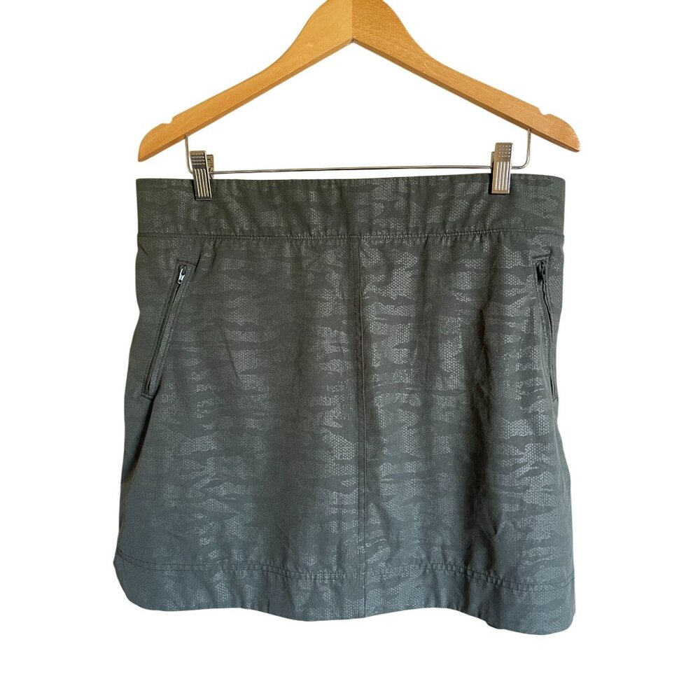 ORVIS Size XL Green Performance Knit Skort